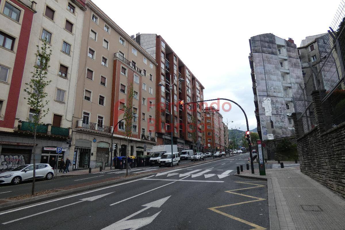 Local comercial en venta en Bilbao zona Zabalburu Irala