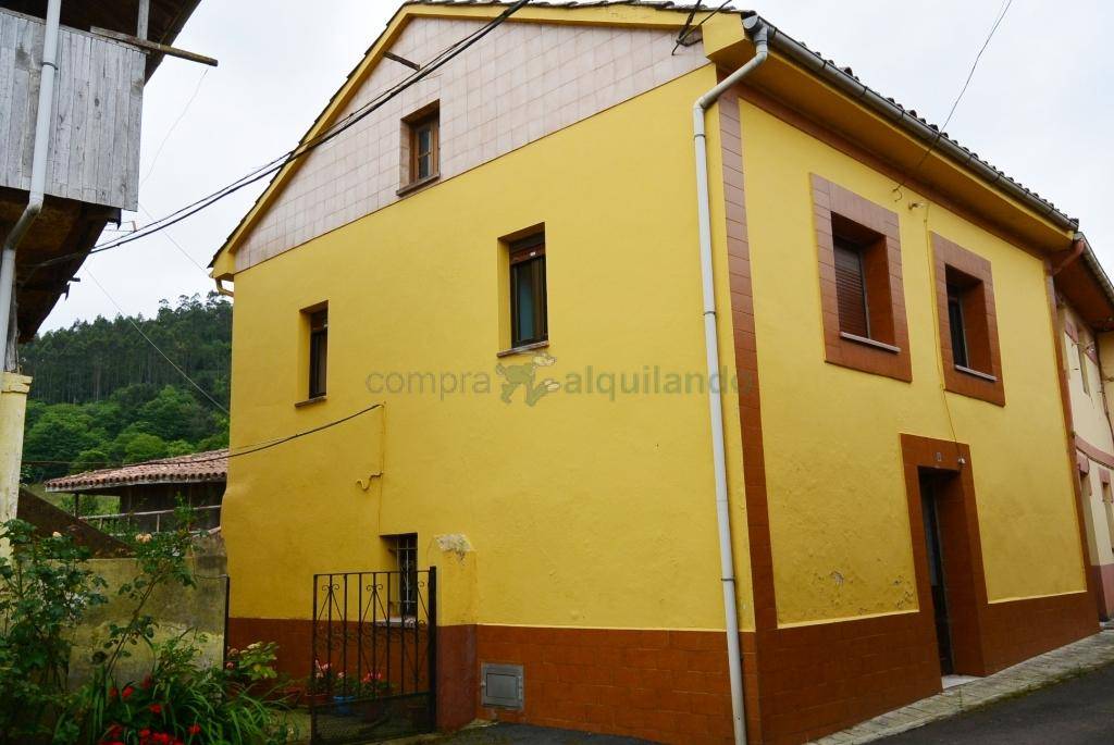House for sale in La Corredoria, Oviedo