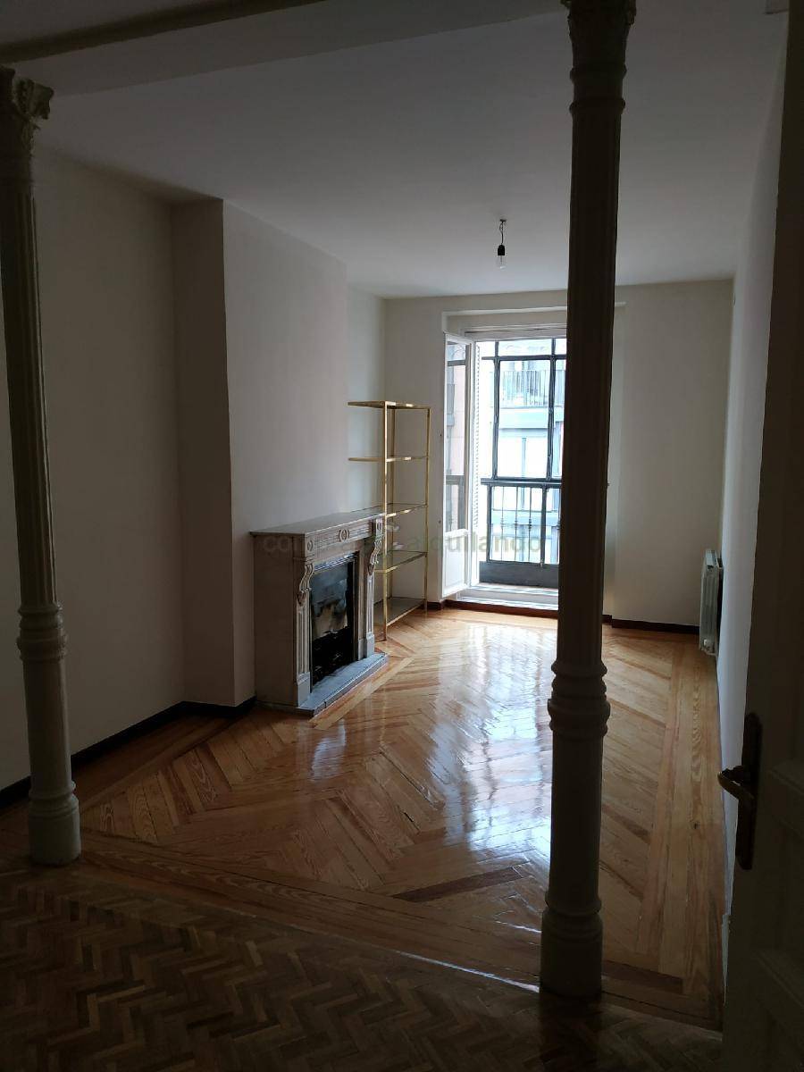 Flat for rent in Justicia, Madrid