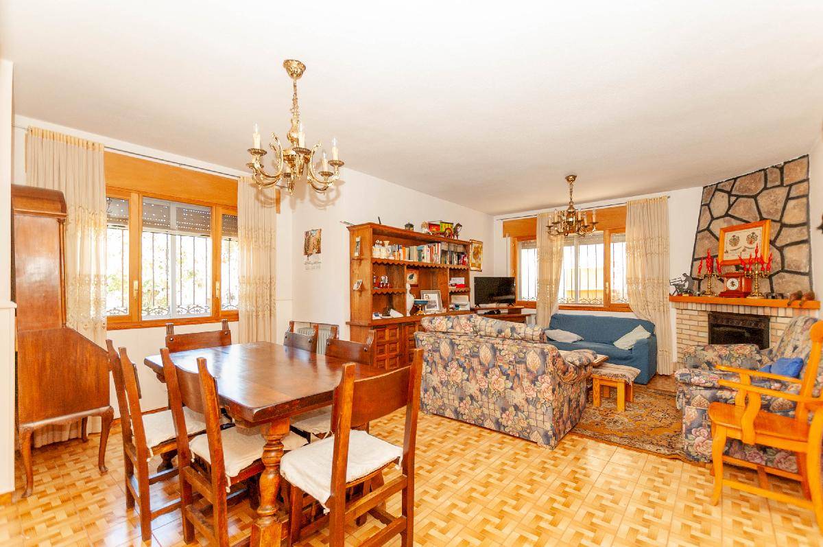 Casa en venta en La Adrada