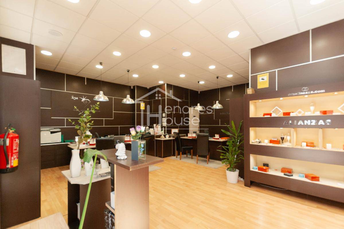 Premises for rent in Centro, Alcala de Henares