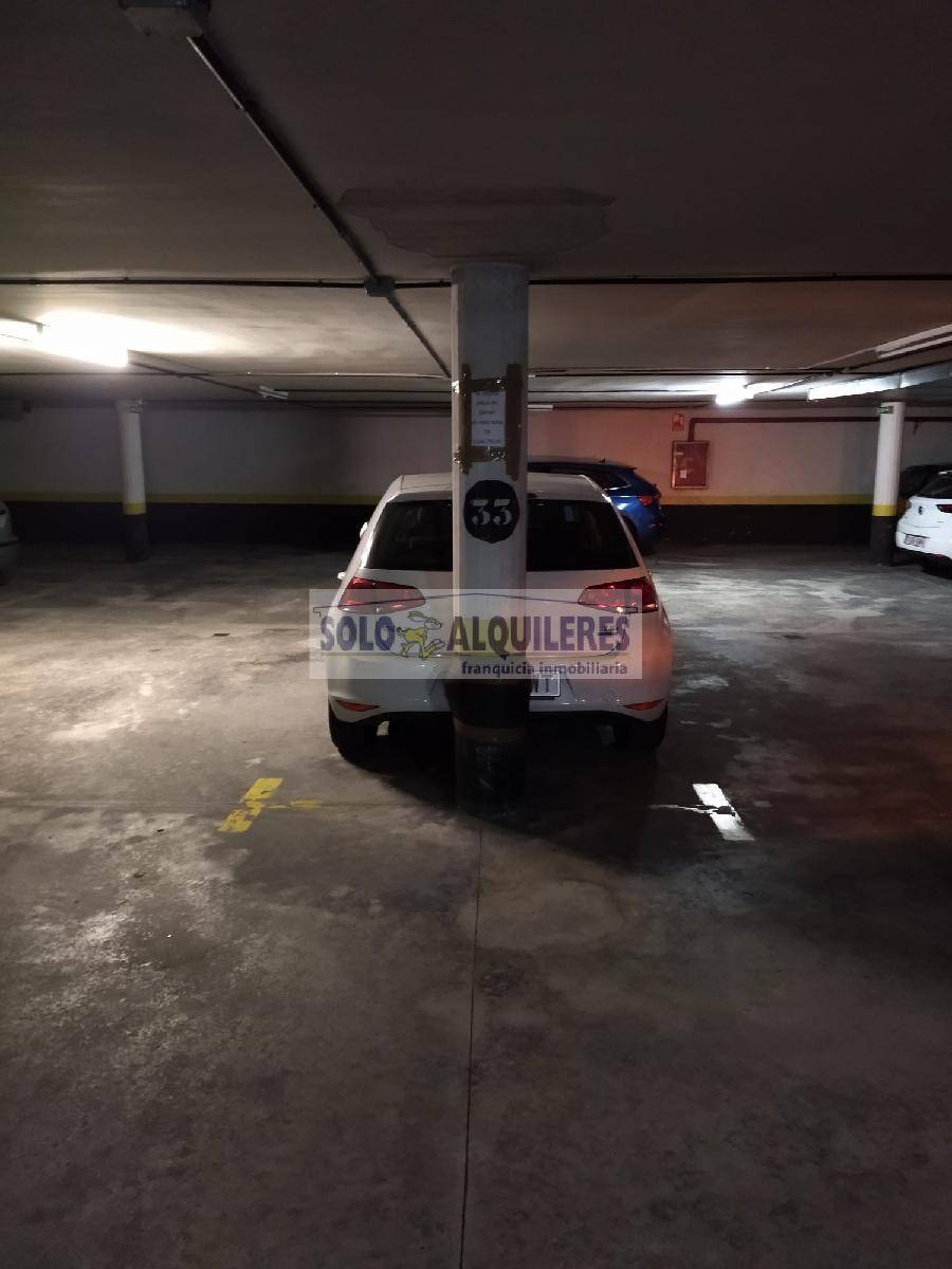 Garage for rent in Azpilagaña, Pamplona