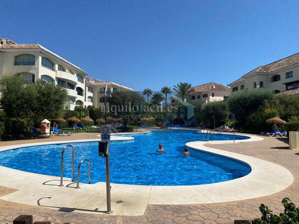 Flat for rent in Elviria, Marbella