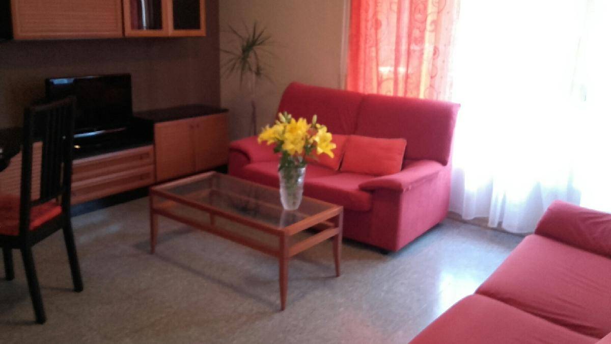 Flat for rent in CLÃNICA SANTA CREU, Figueres