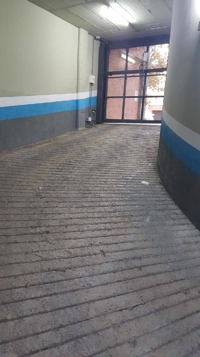 Plaza de parking en venta en Castelldefels zona CANYARS