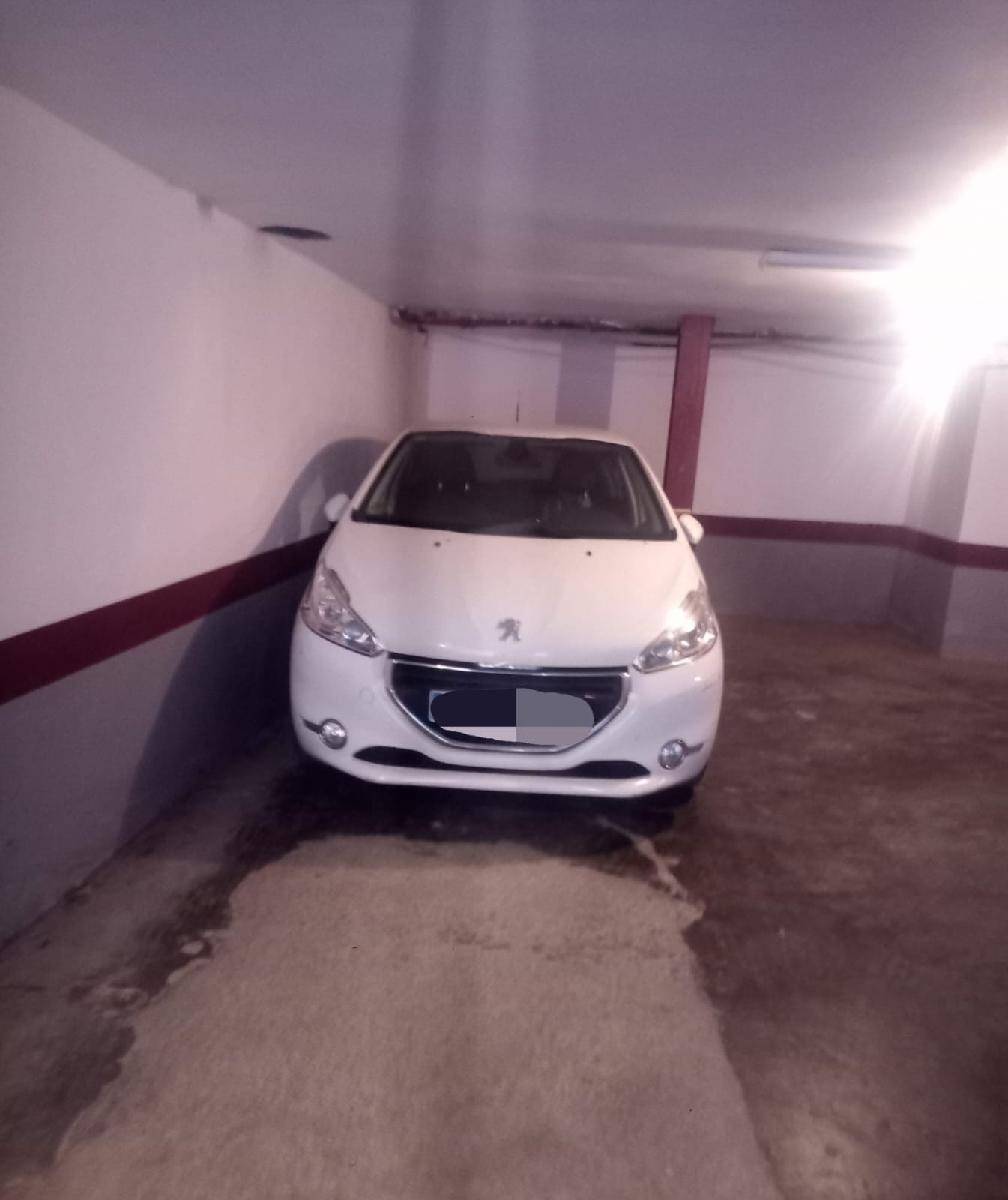 Plaza de parking en venta en Castelldefels zona CASTILLO